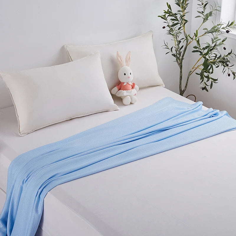 Luneabed™ Bamboo Lightweight Cooling Blanket